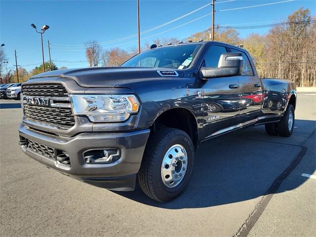 2023 RAM 3500 Big Horn Crew Cab 4x4 8 Box