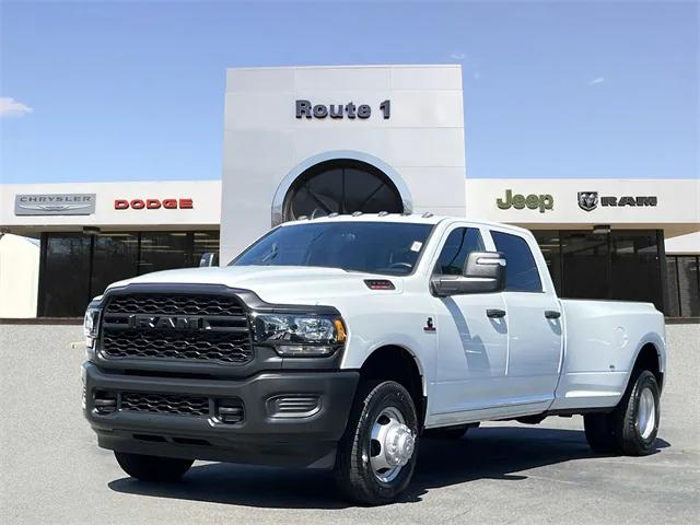 2023 RAM 3500 Tradesman Crew Cab 4x4 8 Box
