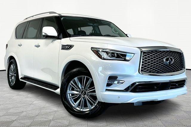 2023 INFINITI QX80 LUXE