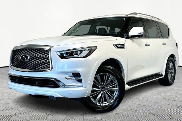 2023 INFINITI QX80 LUXE