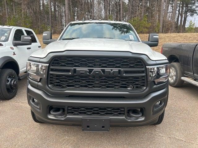 2024 RAM Ram 5500 Chassis Cab RAM 5500 TRADESMAN CHASSIS CREW CAB 4X4 60 CA