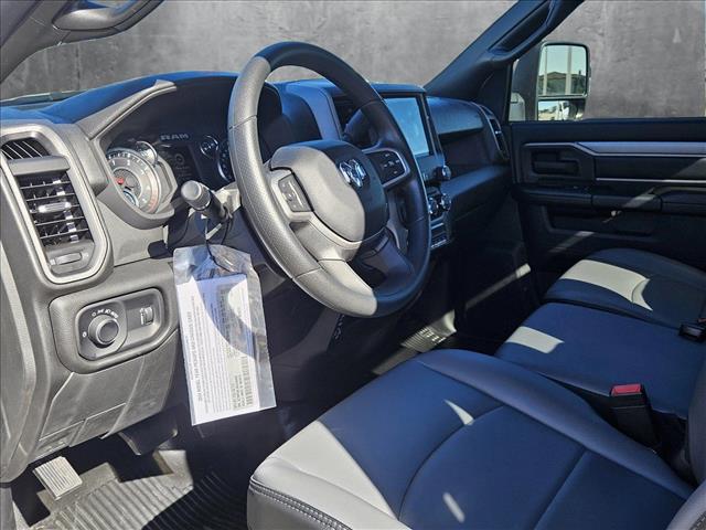 2024 RAM Ram 3500 Chassis Cab RAM 3500 TRADESMAN CHASSIS REGULAR CAB 4X2 84 CA