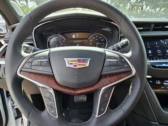 2025 Cadillac XT5 FWD Premium Luxury
