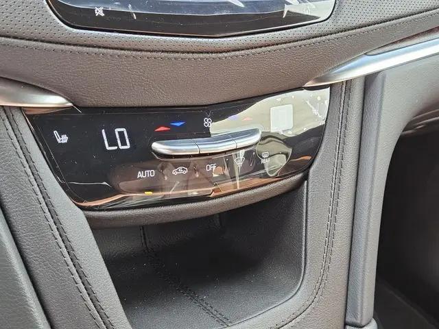2025 Cadillac XT5 FWD Premium Luxury