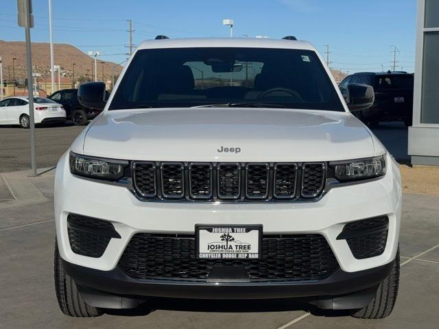 2025 Jeep Grand Cherokee GRAND CHEROKEE LAREDO 4X2