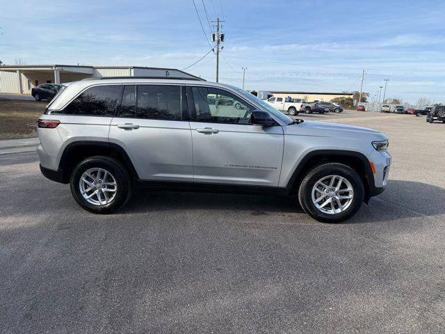 2025 Jeep Grand Cherokee GRAND CHEROKEE LAREDO X 4X2