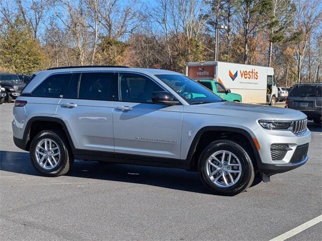 2025 Jeep Grand Cherokee GRAND CHEROKEE LAREDO X 4X2
