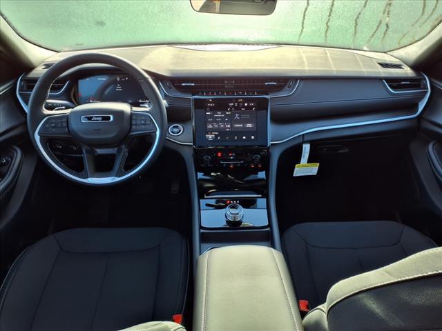2025 Jeep Grand Cherokee GRAND CHEROKEE L LAREDO X 4X4