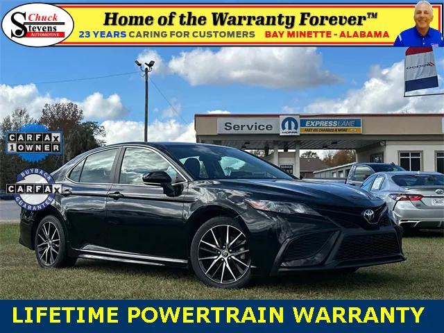 2022 Toyota Camry SE Hybrid