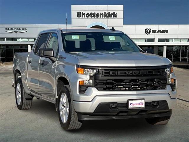 2022 Chevrolet Silverado 1500 4WD Crew Cab Short Bed Custom