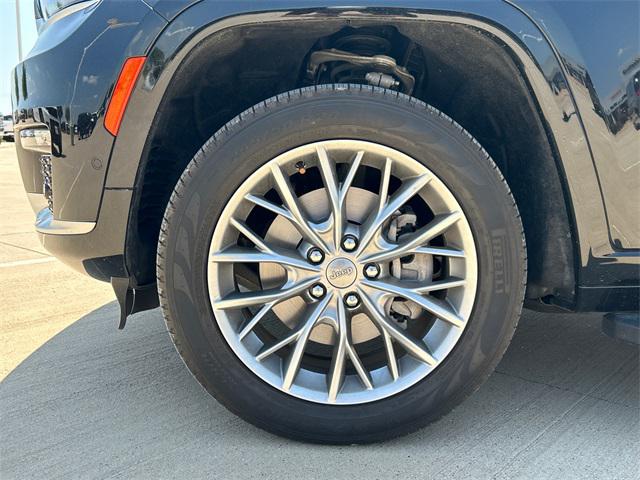 2023 Jeep Grand Cherokee L Summit 4x2