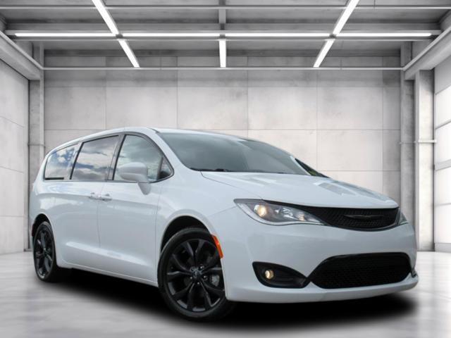 2020 Chrysler Pacifica Touring