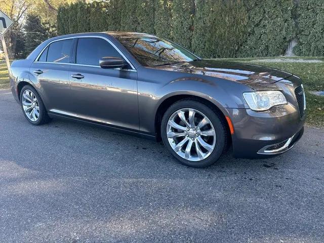 2017 Chrysler 300 Limited