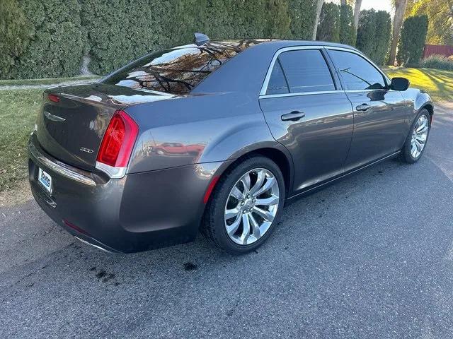 2017 Chrysler 300 Limited