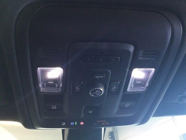 2022 Chevrolet Suburban 4WD High Country
