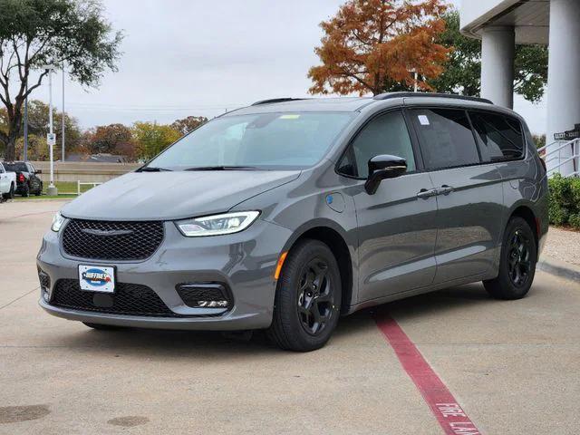 2025 Chrysler Pacifica Hybrid PACIFICA PLUG-IN HYBRID S APPEARANCE