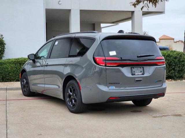 2025 Chrysler Pacifica Hybrid PACIFICA PLUG-IN HYBRID S APPEARANCE