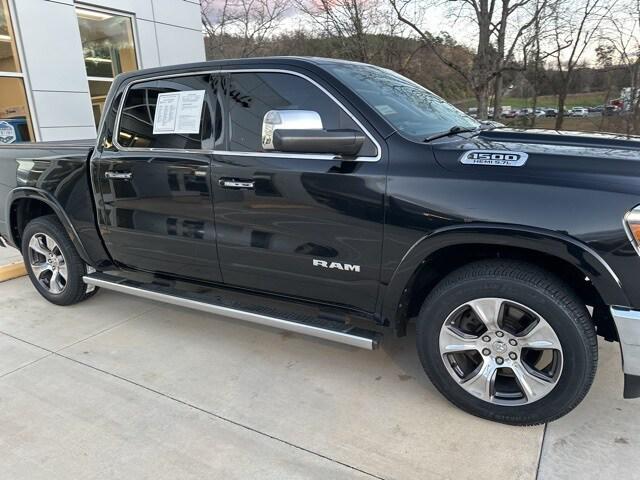 2019 RAM 1500 Laramie Crew Cab 4x4 57 Box