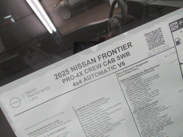 2025 Nissan Frontier Crew Cab PRO-4X 4x4