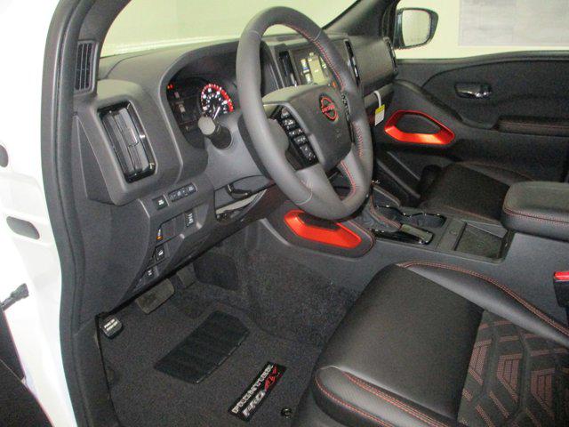 2025 Nissan Frontier Crew Cab PRO-4X 4x4