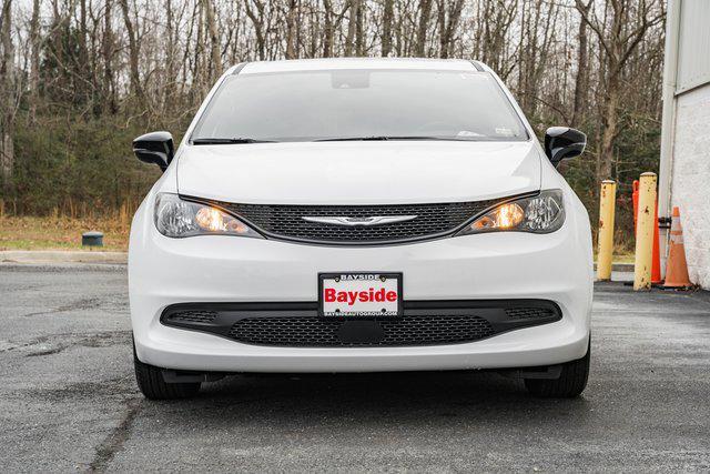 2025 Chrysler Voyager VOYAGER LX