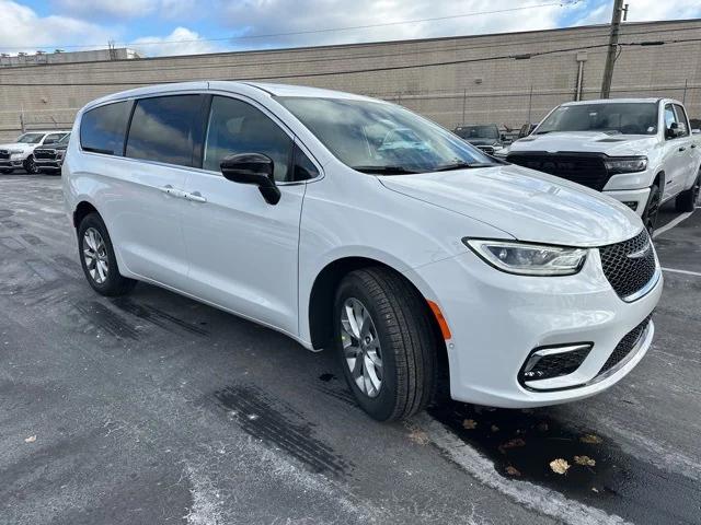 2025 Chrysler Pacifica PACIFICA SELECT AWD