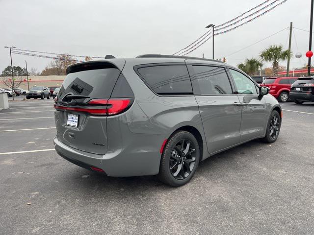 2025 Chrysler Pacifica PACIFICA LIMITED