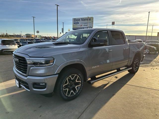 2025 RAM Ram 1500 RAM 1500 LARAMIE CREW CAB 4X4 57 BOX