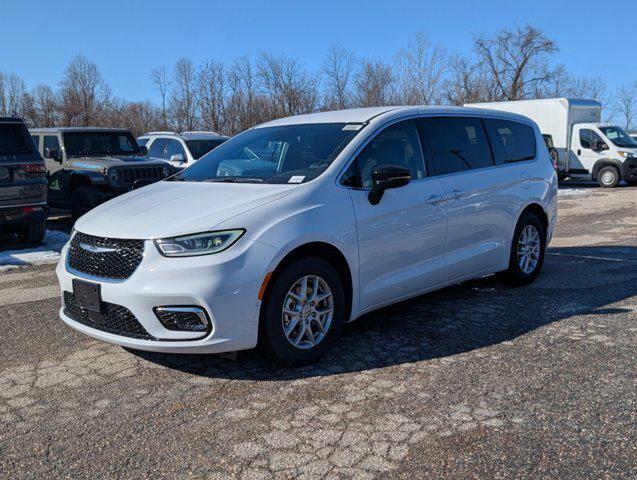 2025 Chrysler Pacifica PACIFICA SELECT