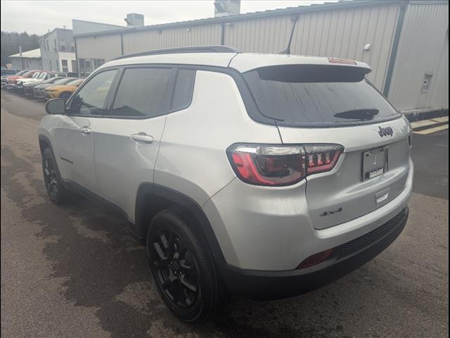 2025 Jeep Compass COMPASS LATITUDE 4X4