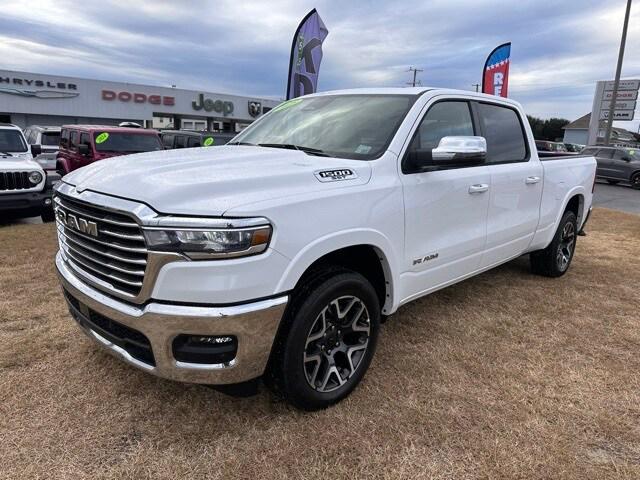 2025 RAM Ram 1500 RAM 1500 LARAMIE CREW CAB 4X4 64 BOX