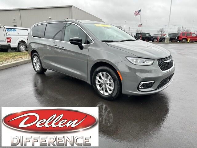 2025 Chrysler Pacifica PACIFICA SELECT AWD