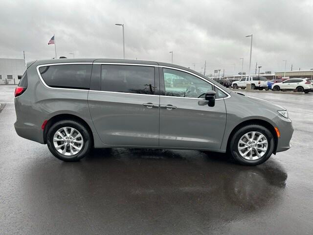 2025 Chrysler Pacifica PACIFICA SELECT AWD