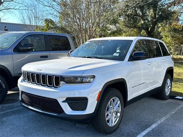 2025 Jeep Grand Cherokee GRAND CHEROKEE LAREDO X 4X4