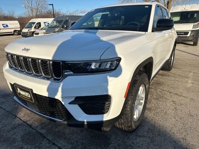 2025 Jeep Grand Cherokee GRAND CHEROKEE LAREDO 4X2