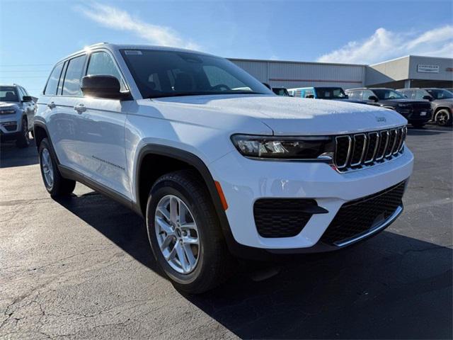 2025 Jeep Grand Cherokee GRAND CHEROKEE LAREDO X 4X4