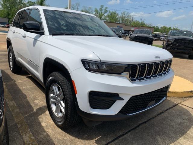 2025 Jeep Grand Cherokee GRAND CHEROKEE LAREDO 4X2