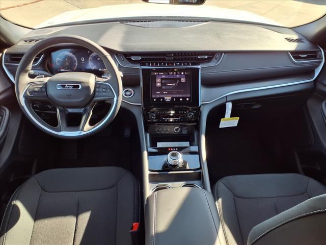 2025 Jeep Grand Cherokee GRAND CHEROKEE L LAREDO 4X4