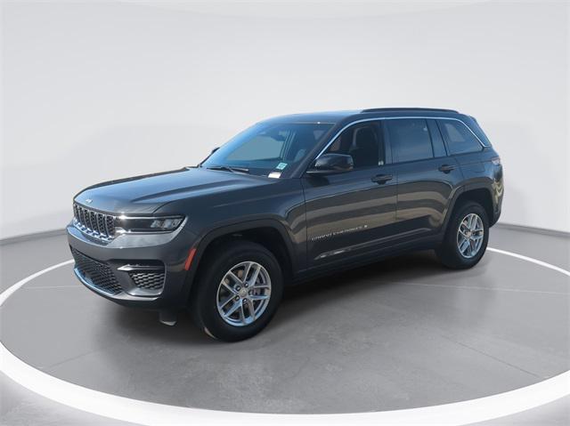 2025 Jeep Grand Cherokee GRAND CHEROKEE LAREDO X 4X4