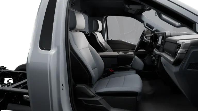 2024 Ford 600 XLT