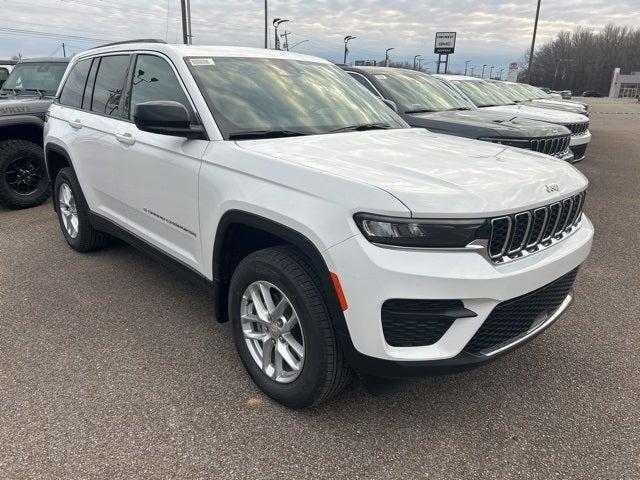 2025 Jeep Grand Cherokee GRAND CHEROKEE LAREDO X 4X4