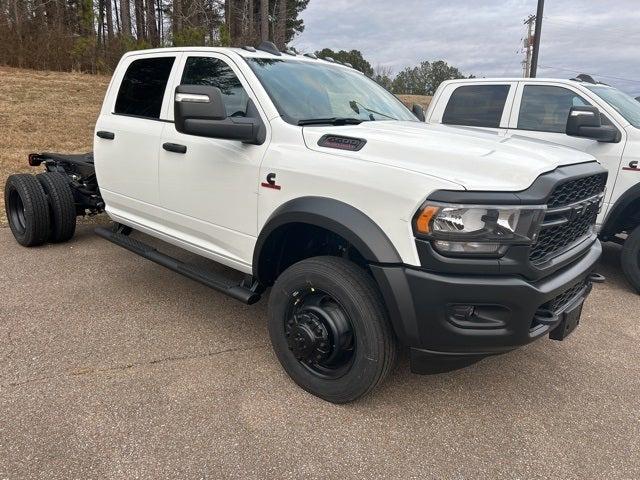 2024 RAM Ram 5500 Chassis Cab RAM 5500 TRADESMAN CHASSIS CREW CAB 4X4 60 CA