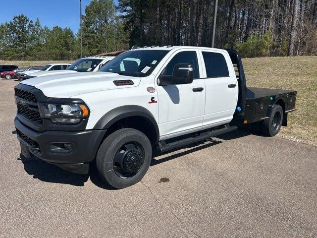 2024 RAM Ram 5500 Chassis Cab RAM 5500 TRADESMAN CHASSIS CREW CAB 4X4 60 CA