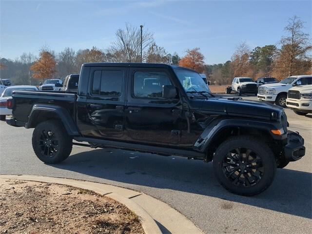 2025 Jeep Gladiator GLADIATOR NIGHTHAWK 4X4