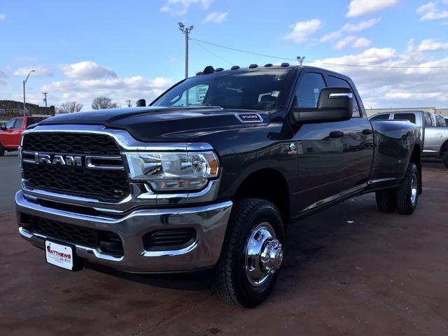 2024 RAM Ram 3500 RAM 3500 TRADESMAN CREW CAB 4X4 8 BOX