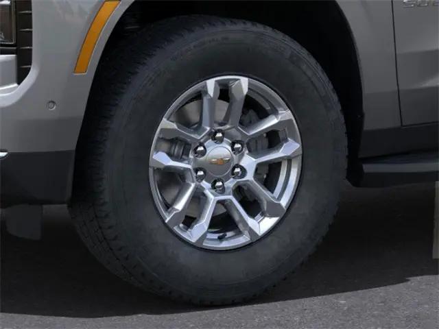 2025 Chevrolet Suburban 4WD LS