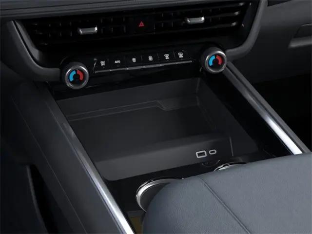 2025 Chevrolet Suburban 4WD LS