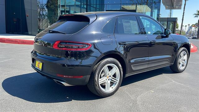 2017 Porsche Macan AWD 7