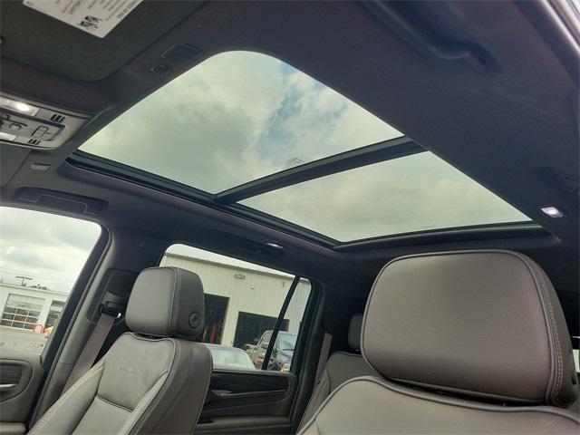 2023 GMC Yukon XL 4WD Denali