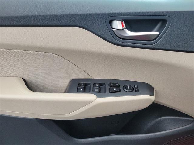 2022 Hyundai Accent SE